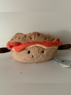 Jellycat- amusable luxe bagel